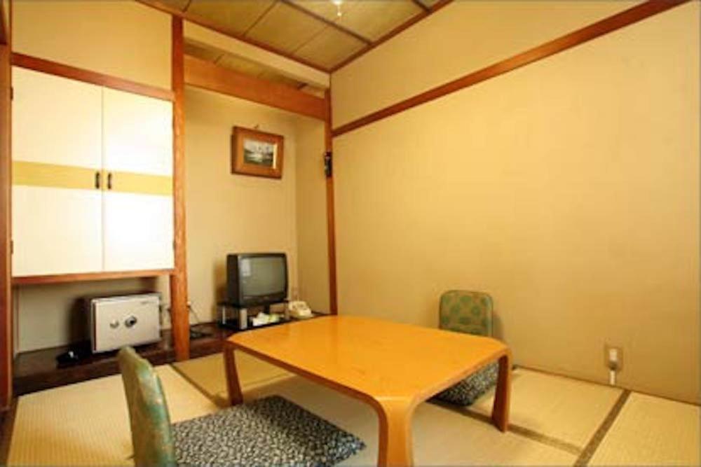 Hotel Ikaho Ginsui Shibukawa Exteriör bild
