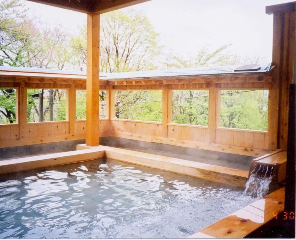 Hotel Ikaho Ginsui Shibukawa Exteriör bild