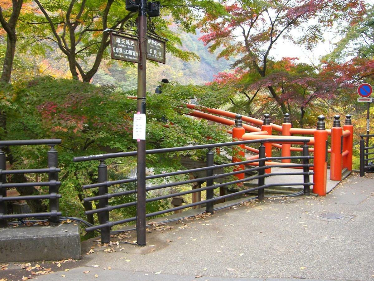 Hotel Ikaho Ginsui Shibukawa Exteriör bild