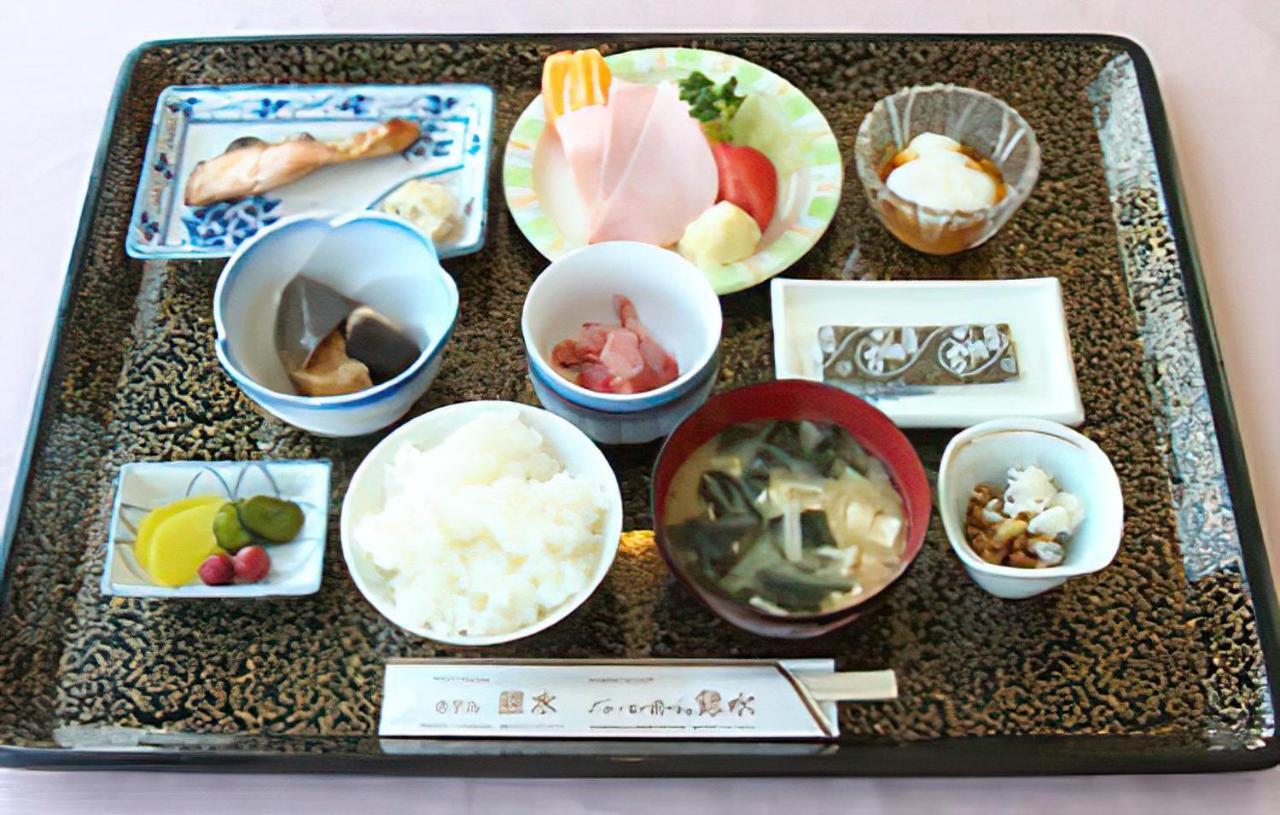 Hotel Ikaho Ginsui Shibukawa Exteriör bild
